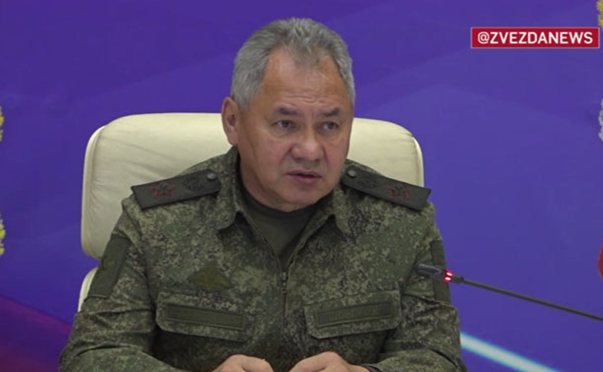Сергей Шойгу поздравил российских военных с праздником