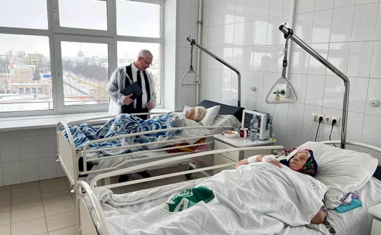 Авария на ГРЭС: министр здравоохранения проверил температурный режим в больницах Новомосковска