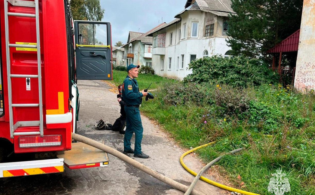 В Узловском районе горел жилой дом: площадь пожара составила 50 «квадратов»