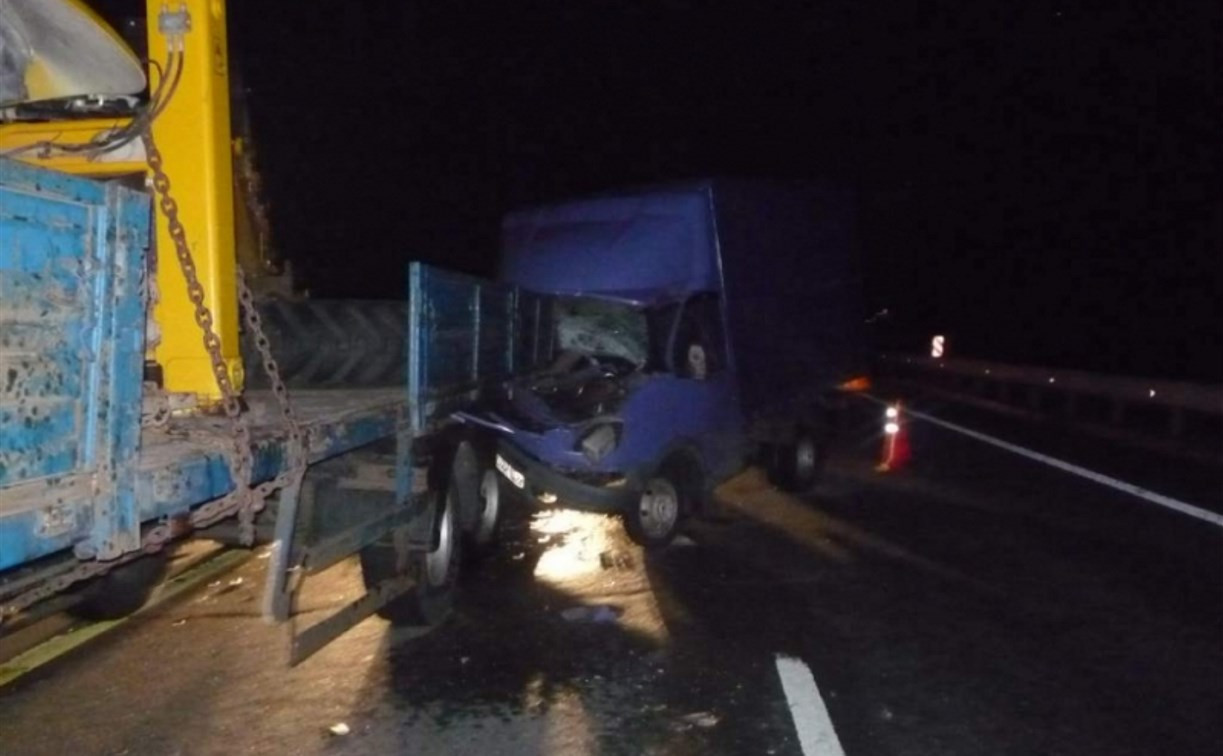 В столкновении грузовиков на М4 погиб один человек