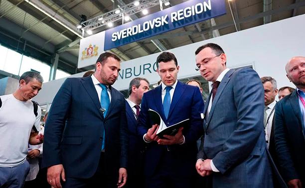 На «Иннопром-2024» главе Минпромторга представили достижения и продукцию ГК «Полипласт»