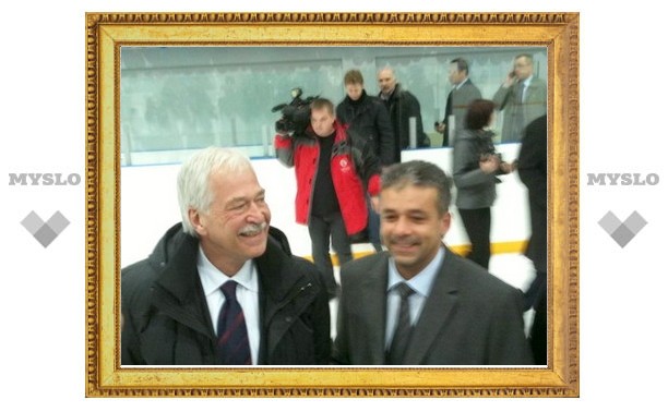Председатель Госдумы РФ сыграл в хоккей под Тулой