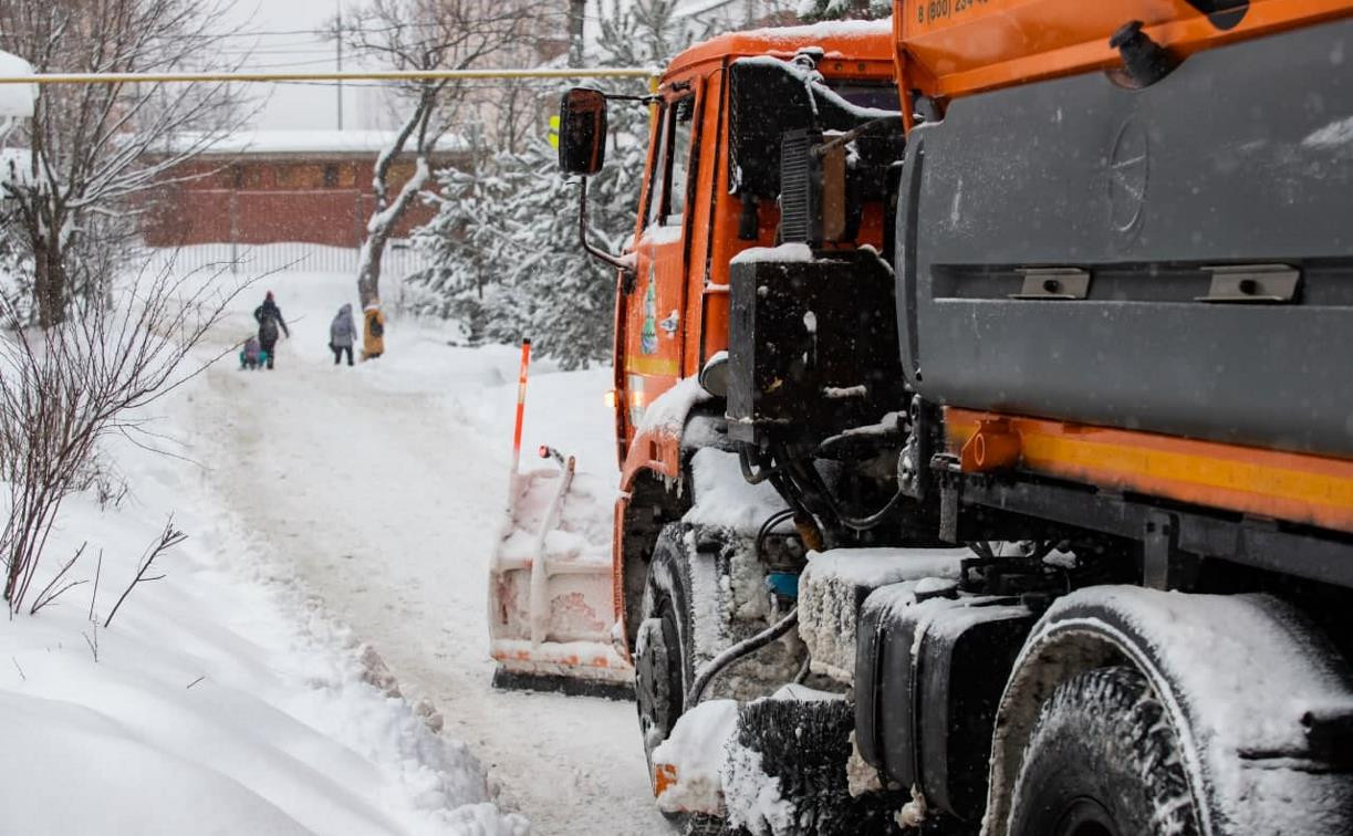 После снегопада в Туле начнут расчищать парковки от снега