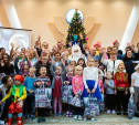 В Новый год с хорошим настроением: областные депутаты провели большой праздник для детей