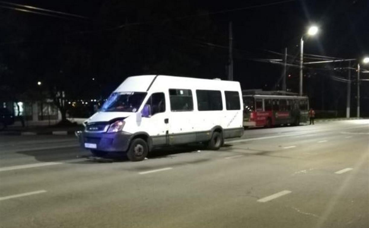 В Туле маршрутка сбила водителя троллейбуса: нужна помощь очевидцев происшествия