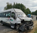 В Туле маршрутка попала в ДТП: пострадали два пассажира
