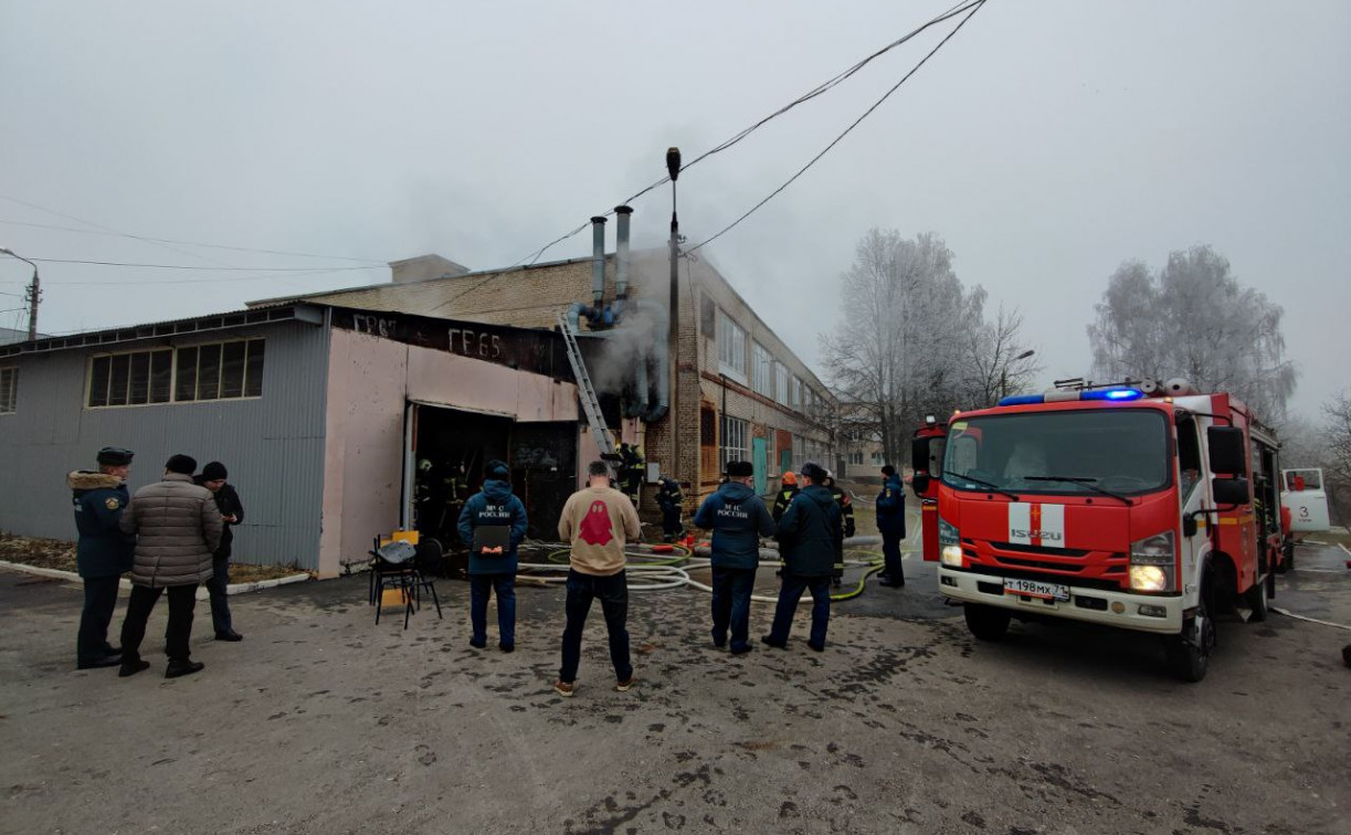 В тульском колледже на Рязанке сгорело складское помещение