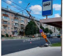 На Красноармейском проспекте столб завалился на провода 