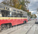 В Туле на ул. Оружейной сошёл с рельсов трамвай
