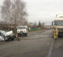 На трассе «Крым» легковушка протаранила грузовик