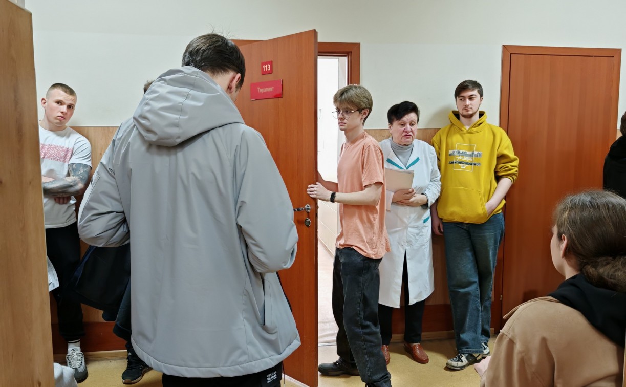 Электронные повестки и возможность заключить контракт: что нужно знать об осенней призывной кампании 