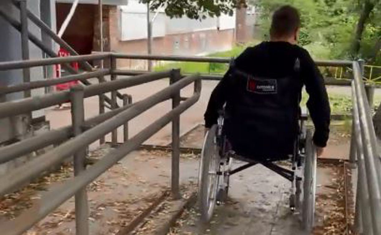 Инвалид-колясочник не смог пройти квест, чтобы отправить посылку