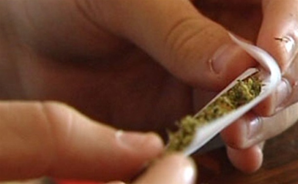 Двух жителей Кимовска оштрафовали за курение марихуаны 