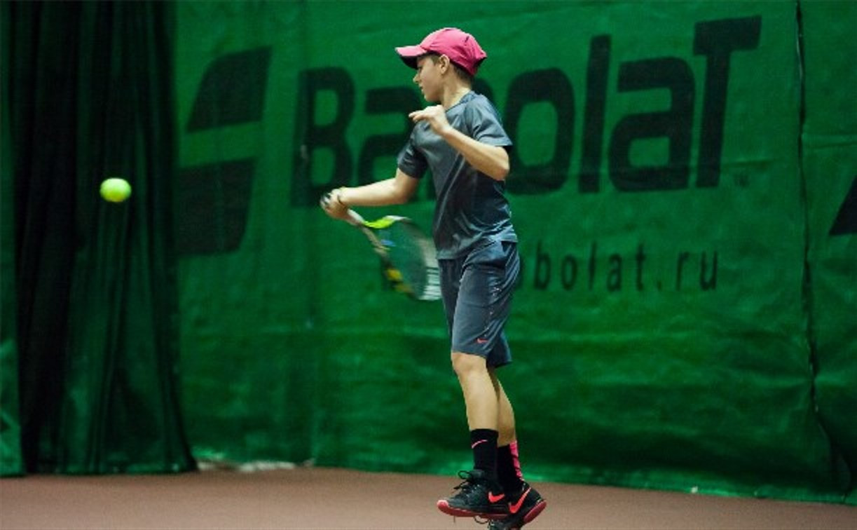 Егор Агафонов стал победителем новогоднего первенства по теннису