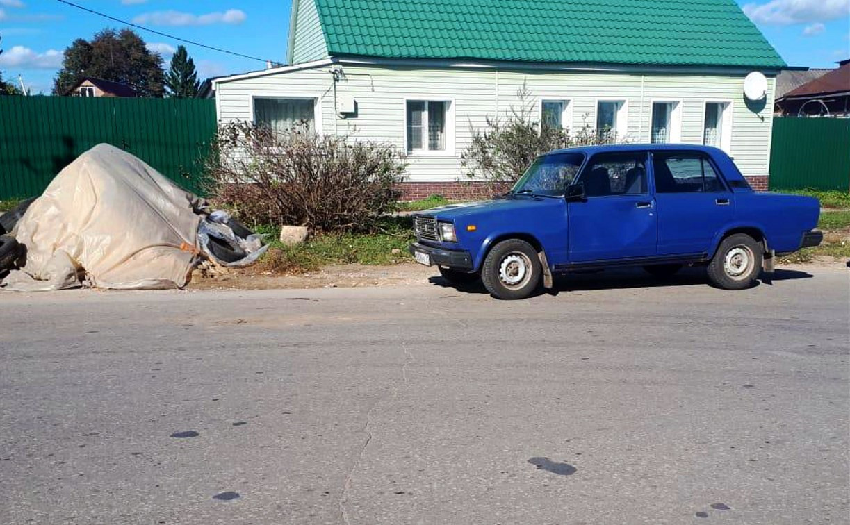В Тульской области УАЗ сбил женщину, стоявшую возле своего авто