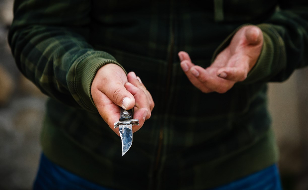 Житель Дубны угрожал ножом диспетчеру такси 