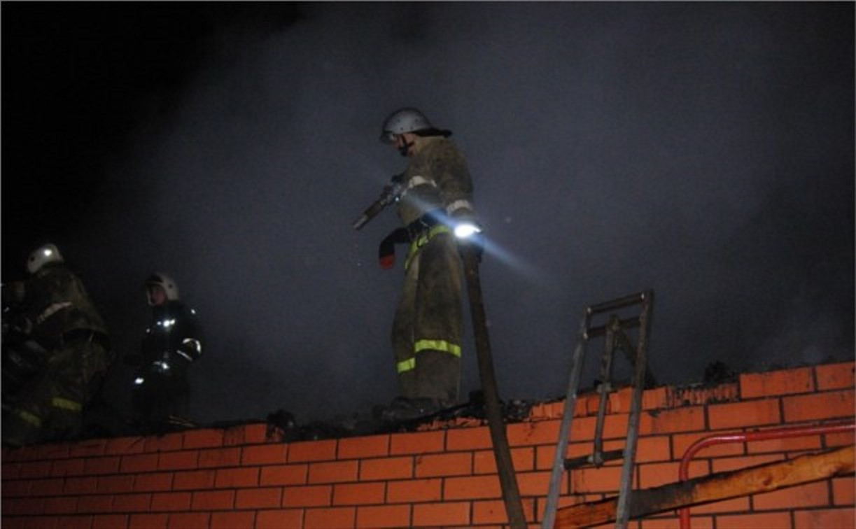 Жилой дом в Ленинском районе тушили шесть пожарных расчетов