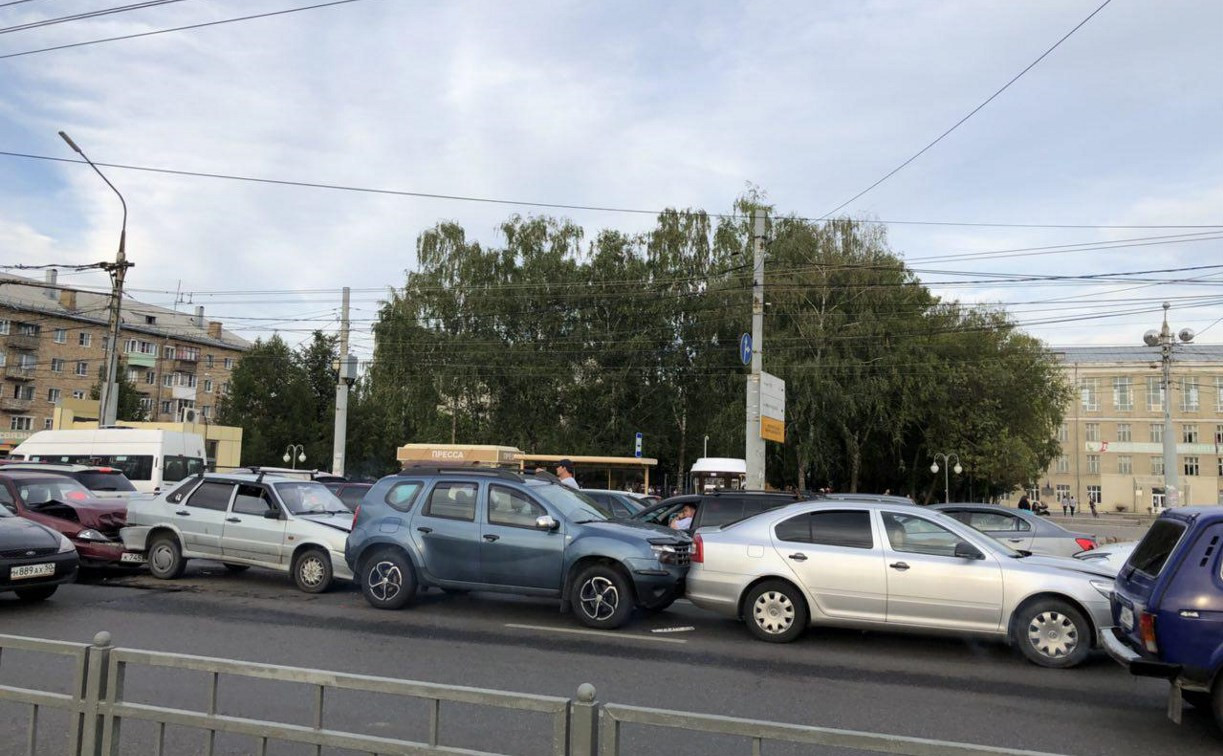 На проспекте Ленина в Туле столкнулись пять машин