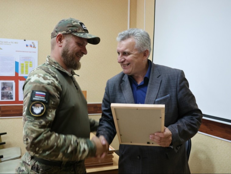В Новомосковске наградили участников мобильной огневой группы