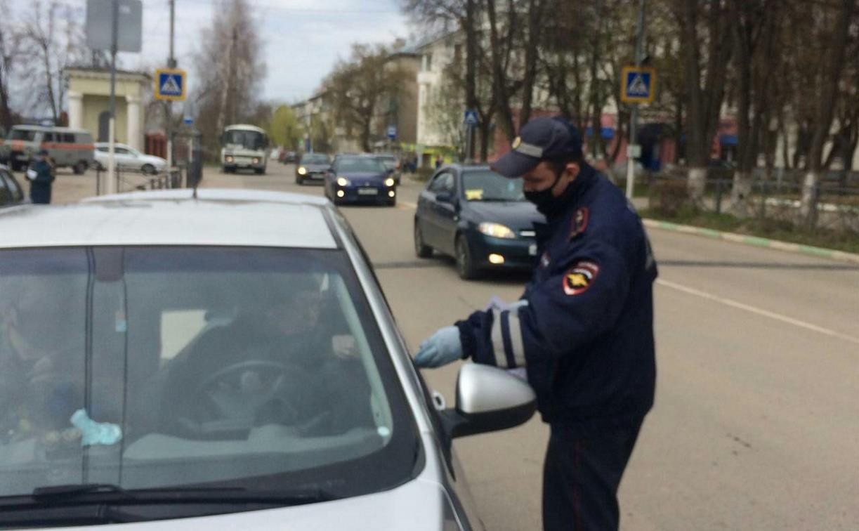 Оставайтесь дома! Сотрудники полиции проводят рейды на улицах городов Тульской области