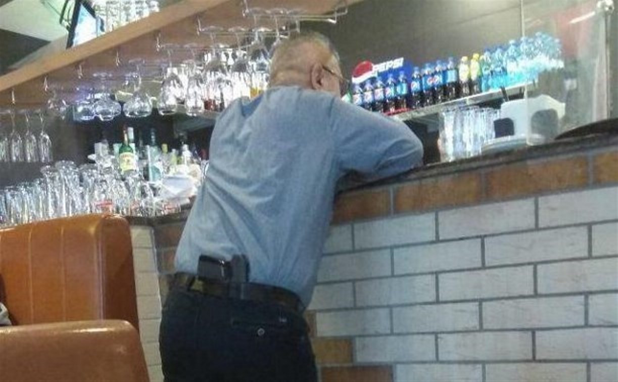 Мужчина, угрожавший пистолетом официантке тульского кафе, пойдет под суд