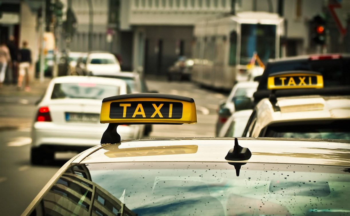 В Тульской области начнет работу горячая линия по работе такси и каршеринга