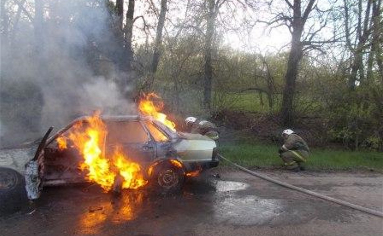 В Тульской области сгорели два автомобиля 