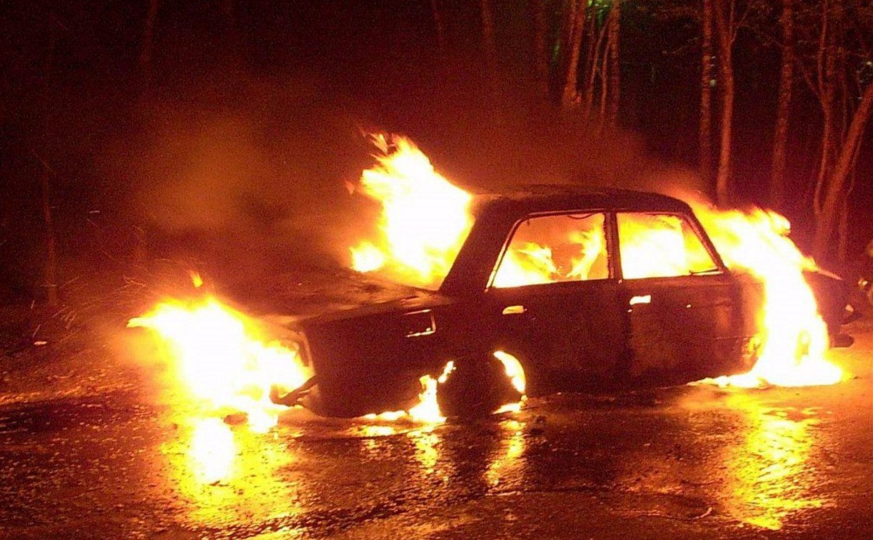В Ясногорске задержаны серийные автоворы: одну машину они успели сжечь