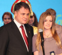 Владимир Груздев поздравил тульских выпускников-медалистов