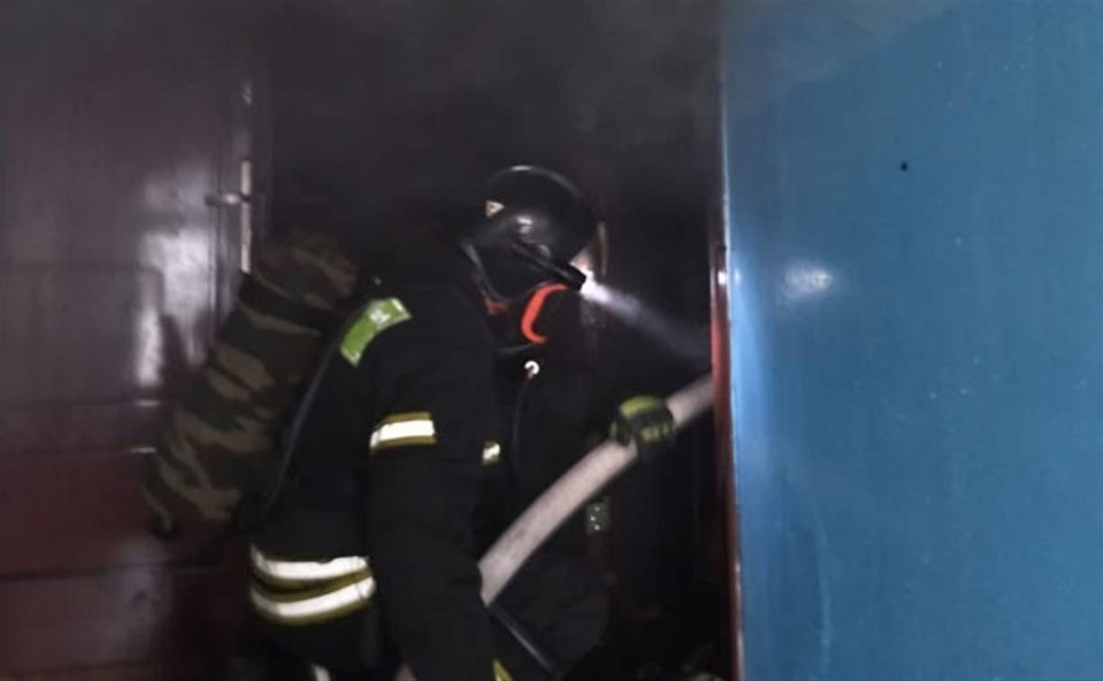 Во время пожара в Новомосковске эвакуировали четырех человек