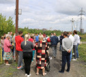 Жители деревни Гостеевка незаконно установили шлагбаум и теперь решают, что с ним делать