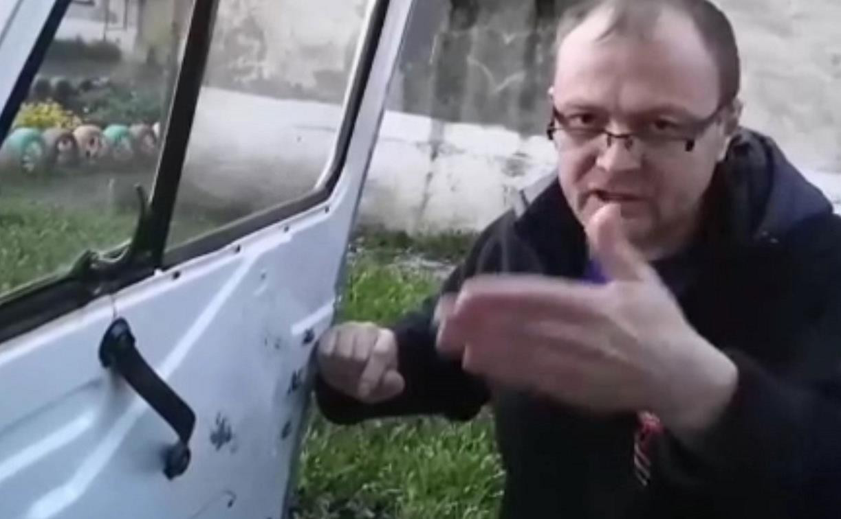 В Тульской области депутат учил полицейских правильной парковке: видео