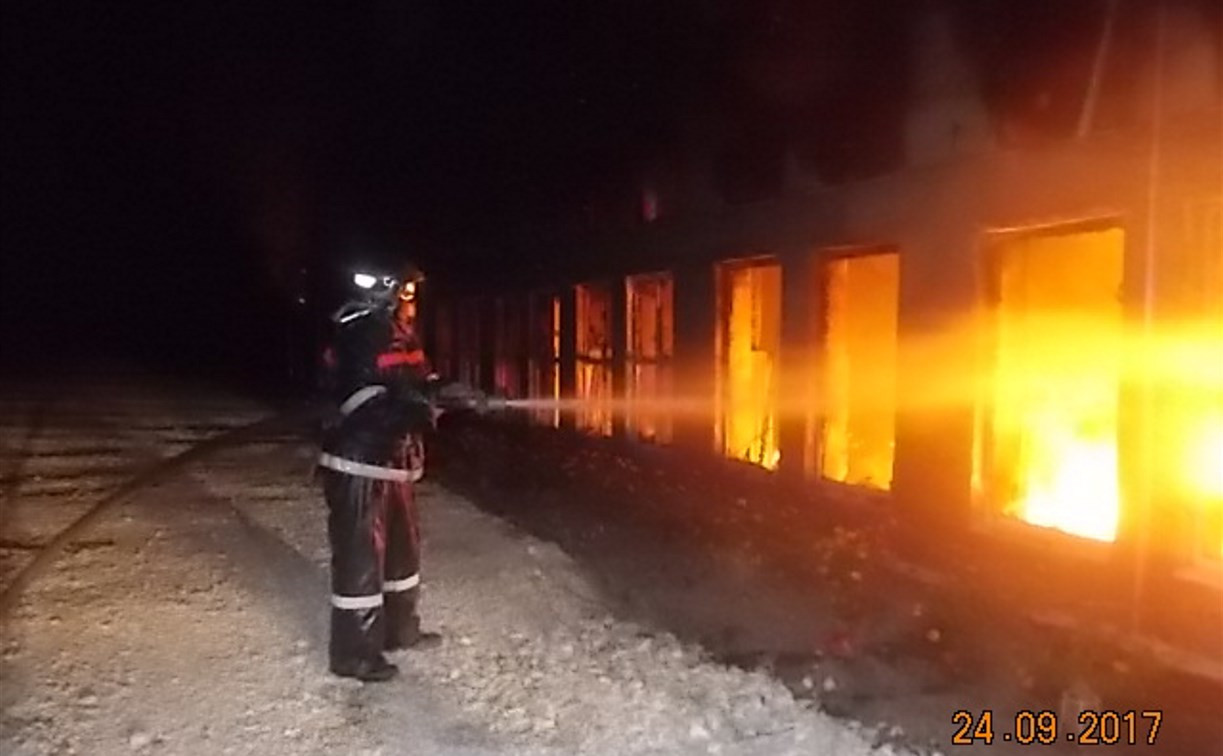 Серьезный пожар в Тульской области: Ночью в Киреевском районе сгорел производственный цех 