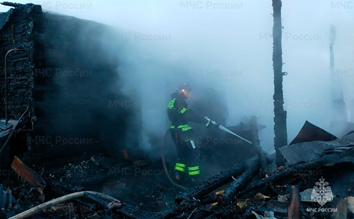 В Веневском районе сгорел дом: в огне погиб мужчина