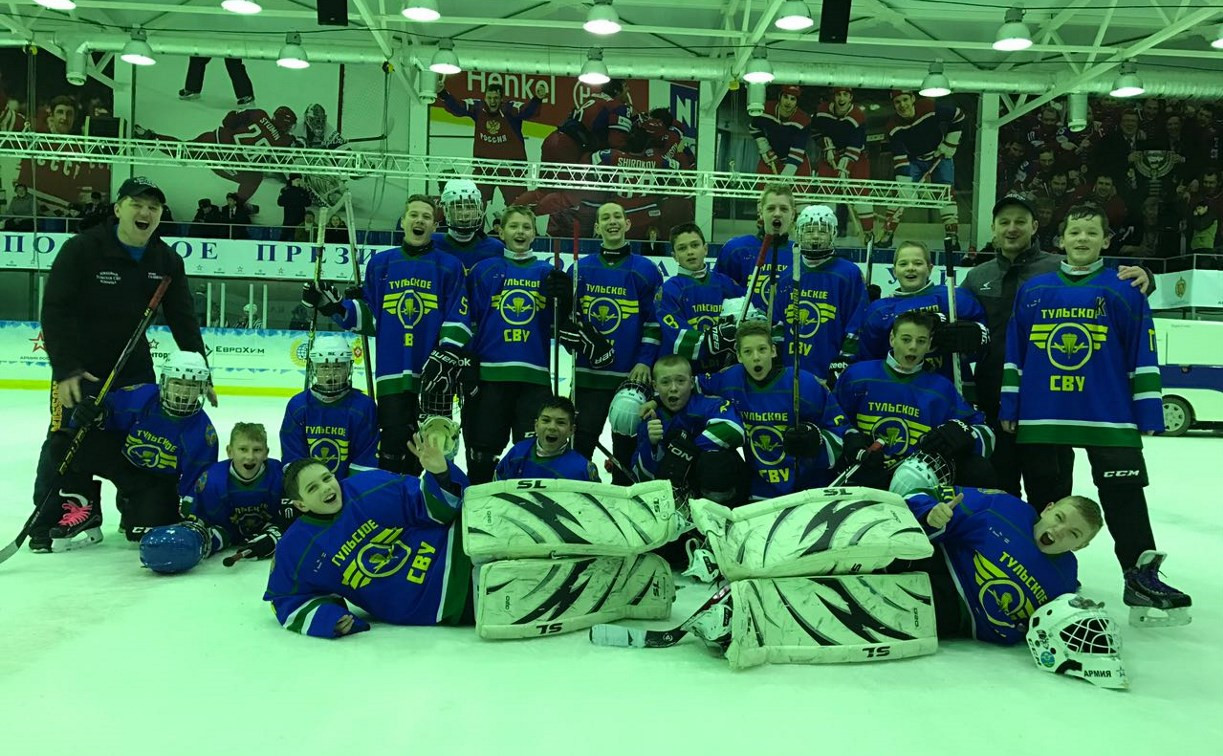 Кадеты из Тульского суворовского училища добыли бронзу в хоккейном турнире