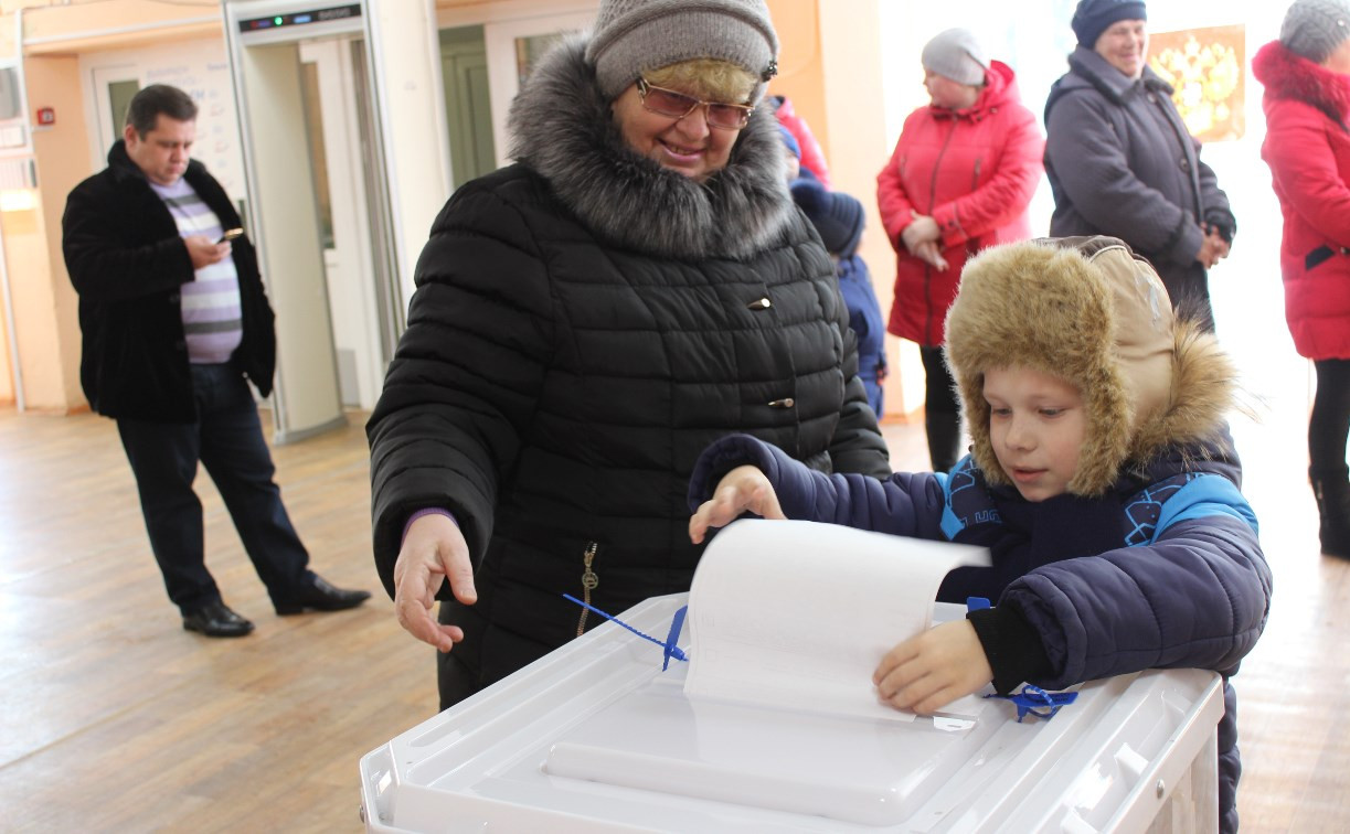 Жители Тульской области приходят голосовать целыми семьями
