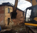 В Пролетарском округе Тулы снесли два аварийных дома