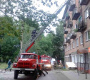 Тульские пожарные спасли человека из горящей квартиры на улице Кутузова в Туле