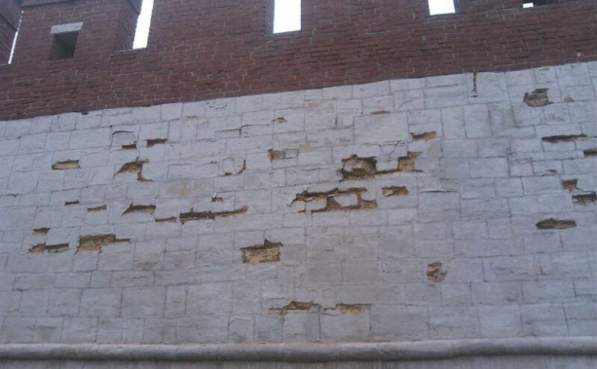 В Тульском кремле осыпалась стена