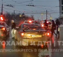 В Туле водитель снял на видео «межвидовую борьбу за место у светофора»