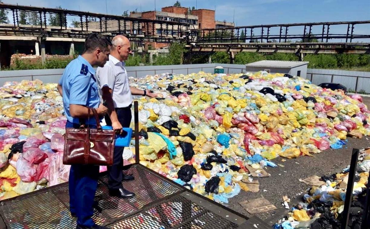 В Новомосковске незаконно сжигали столичные медицинские отходы