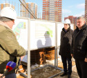 Илья Беспалов проинспектировал строительство школы в 1-м Юго-Восточном микрорайоне
