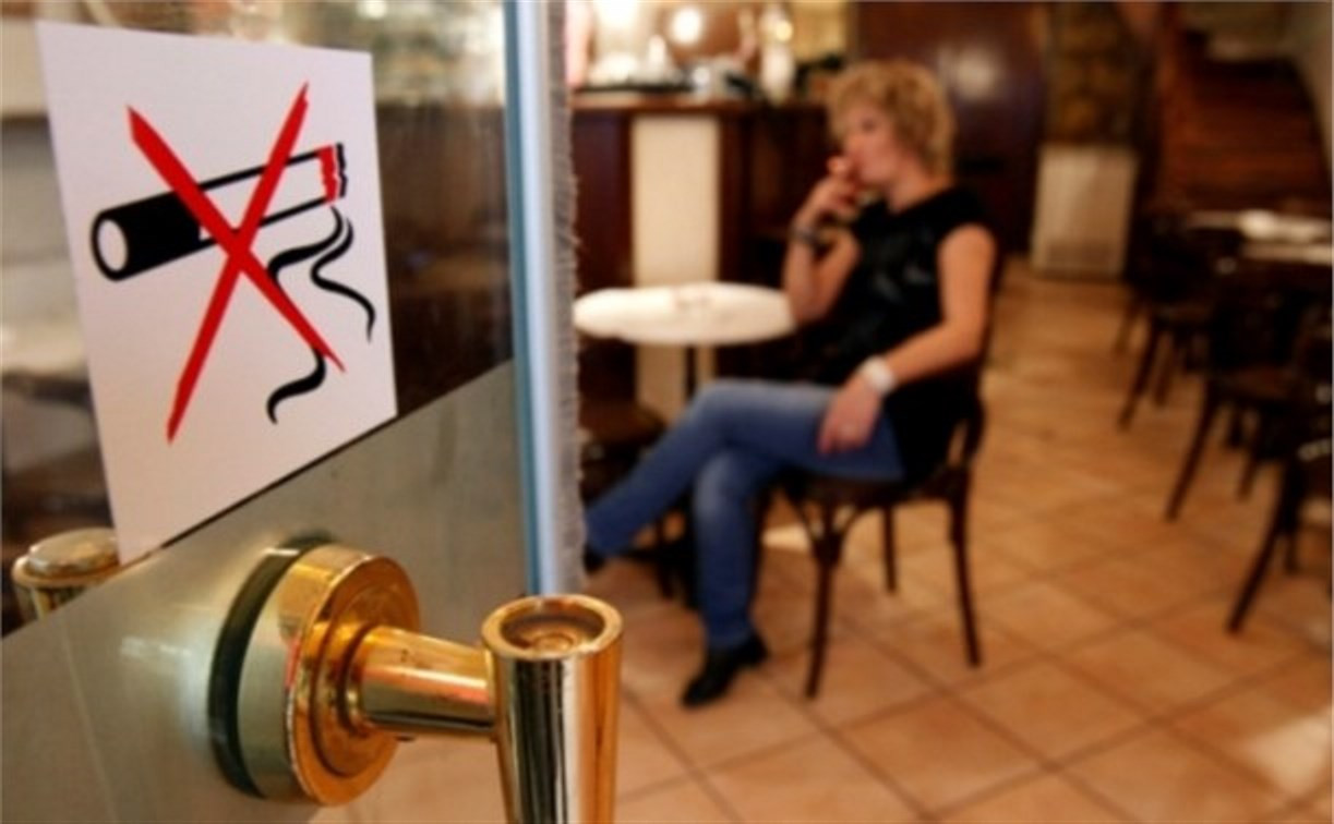В России могут создать специальные рестораны для курящих