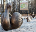 Центральный парк Тулы восстановит поврежденную скульптуру «Лебединое озеро»
