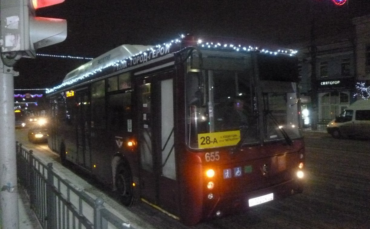 Тульский муниципальный транспорт украсили к Новому году
