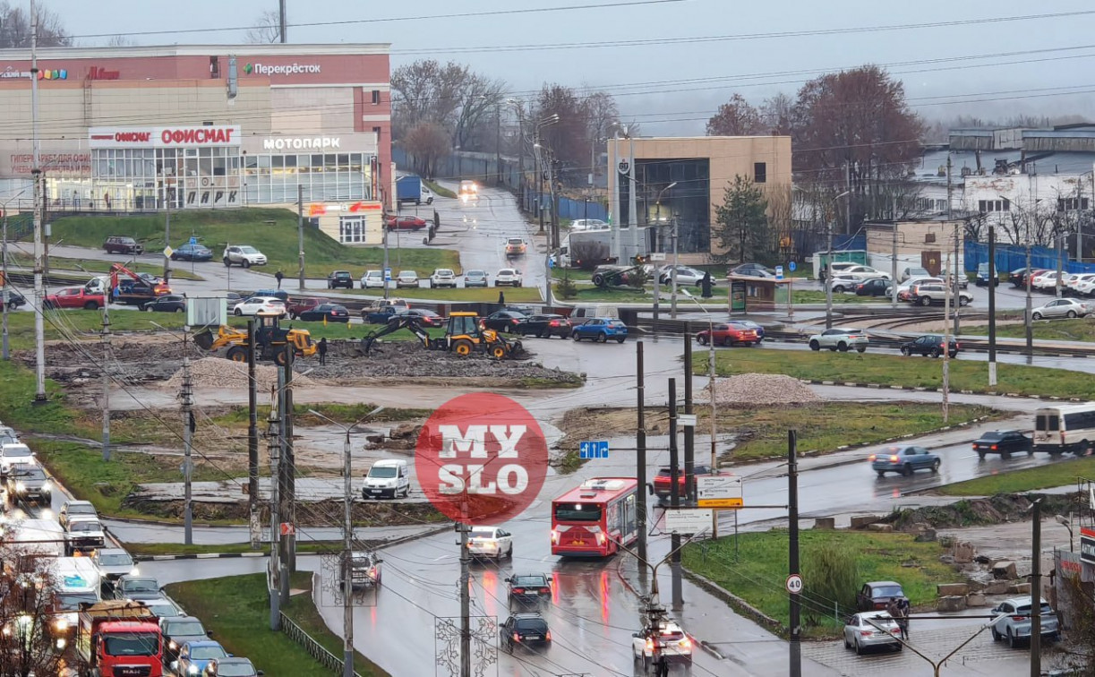 Новогоднюю ёлку на развязке Металлургов/Ложевой нельзя будет посетить 