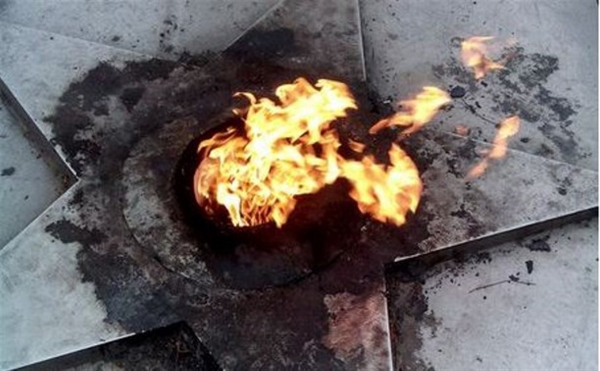 В Алексине полиция проверяет сообщение о сожженных на Вечном огне венках  