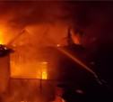 Шестнадцать пожарных тушили дом в Болохово