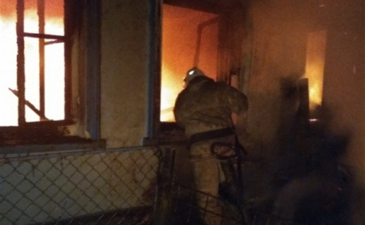 В тульских Бытовках жилой дом тушили 16 человек
