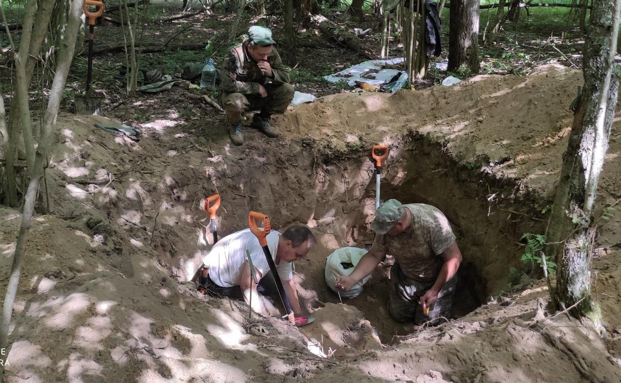 Тульские поисковики нашли в Арсеньевском районе останки восьми красноармейцев